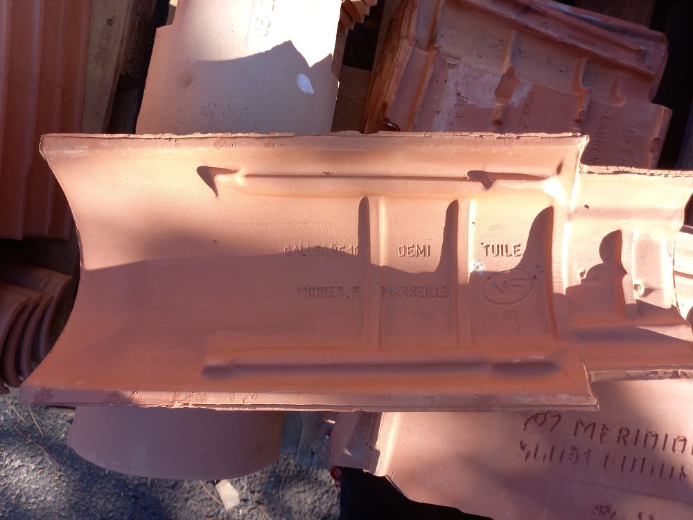 Tuile Abeille F LAFARGE MARSEILLE